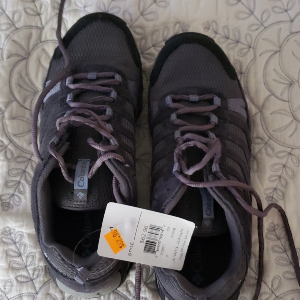 Columbia hiking shoes